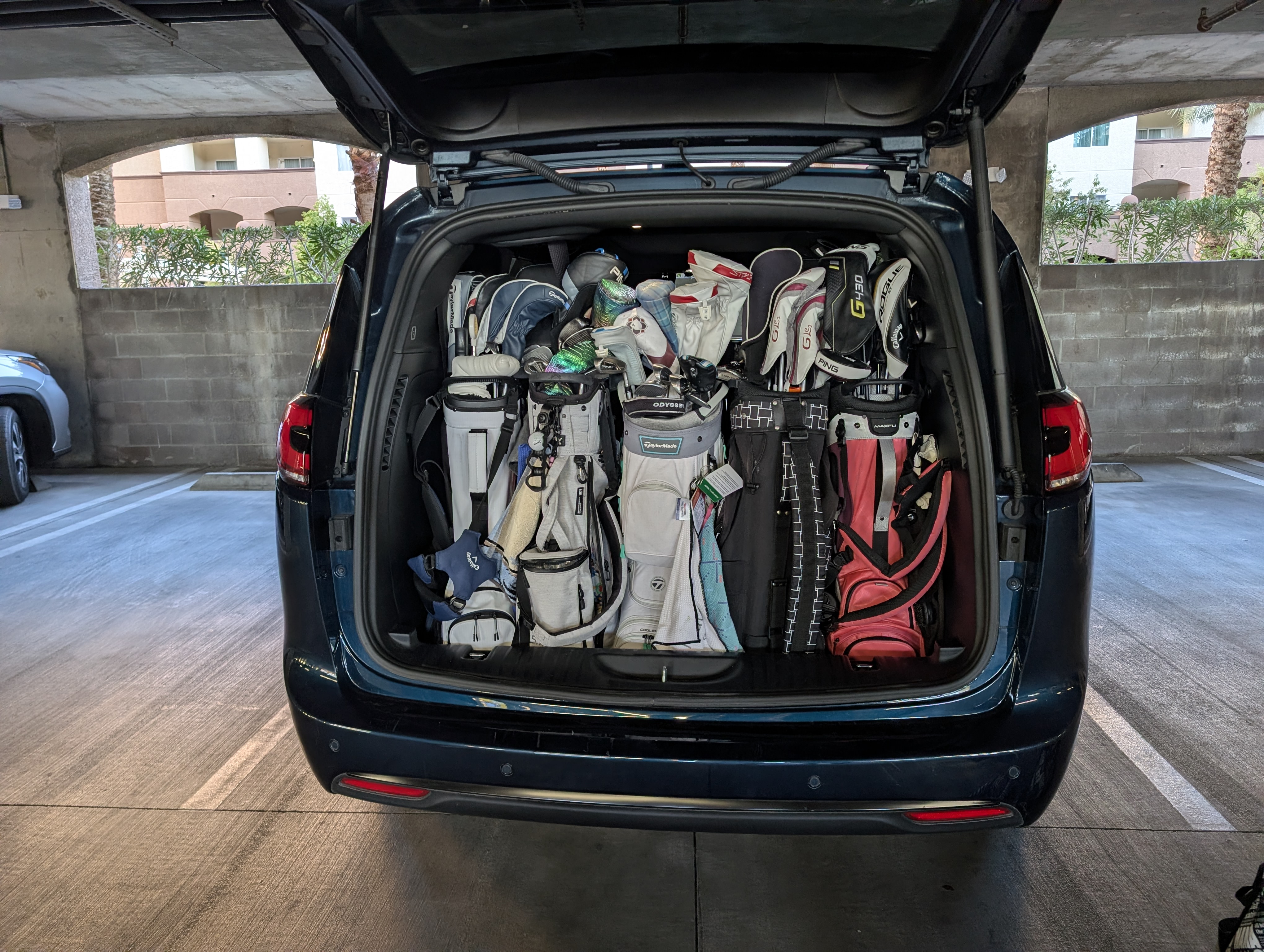 Traveling with 5 golfers